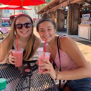 Meet your Posher, Taylor